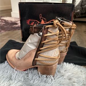 Freebird Rennae shoes new in box